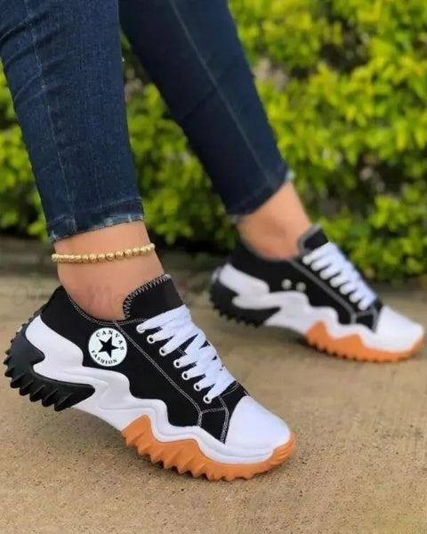 Ruth - sznurowane sneakersy Muffin z oczkami i kontrastowymi wstawkami