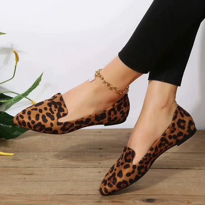 Buty z odkrytymi palcami w panterkę