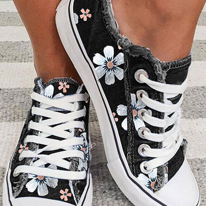 Modne koronkowe buty damskie na co dzień