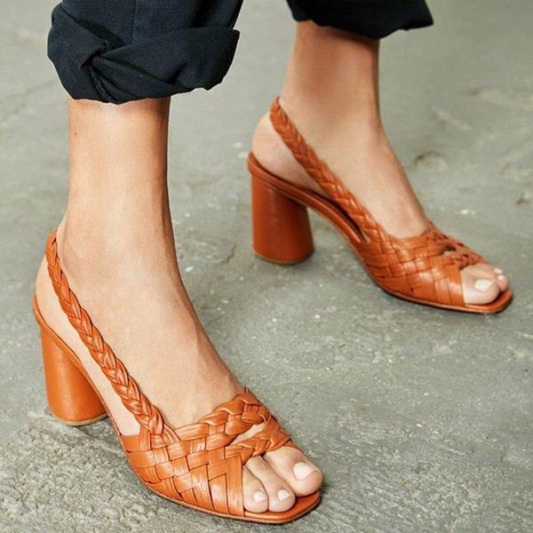 Eleganckie sandały na wysokim obcasie w stylu vintage