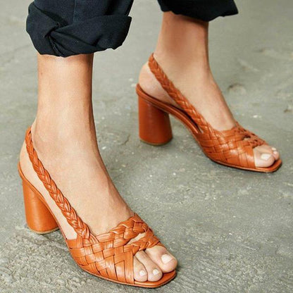 Eleganckie sandały na wysokim obcasie w stylu vintage