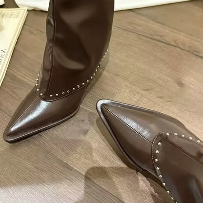 Zimowe buty na szpilce z nitami