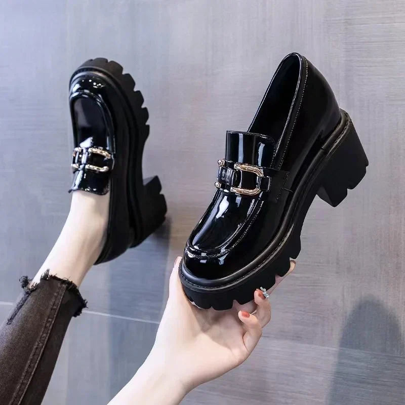Buty na grubym obcasie