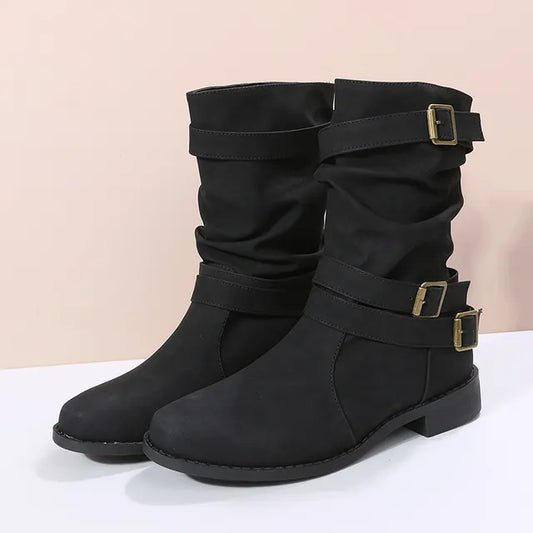 Zachodnie buty kowbojskie z ozdobną klamrą