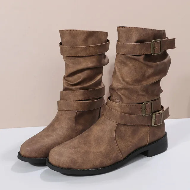 Zachodnie buty kowbojskie z ozdobną klamrą