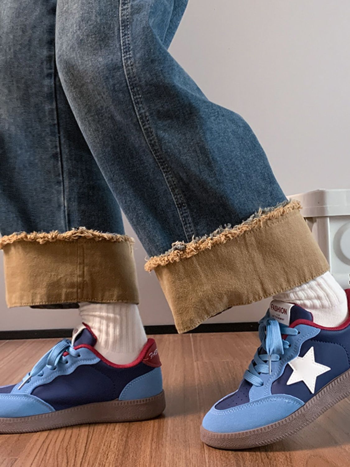 Wspierające i modne letnie trampki ortopedyczne