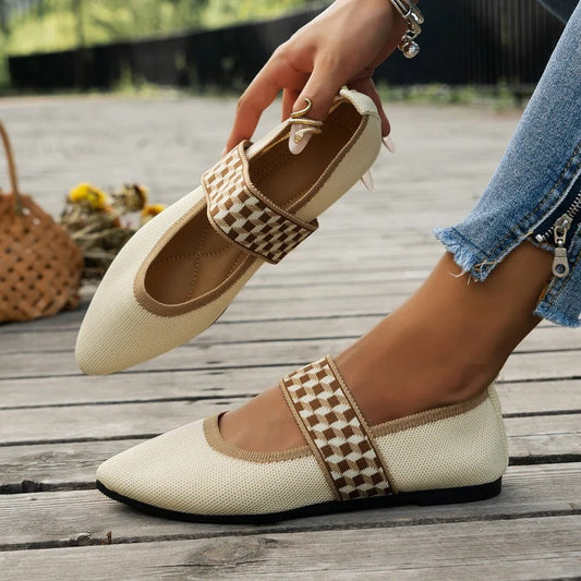 Eleganckie i szczegółowe buty zimowe Flats